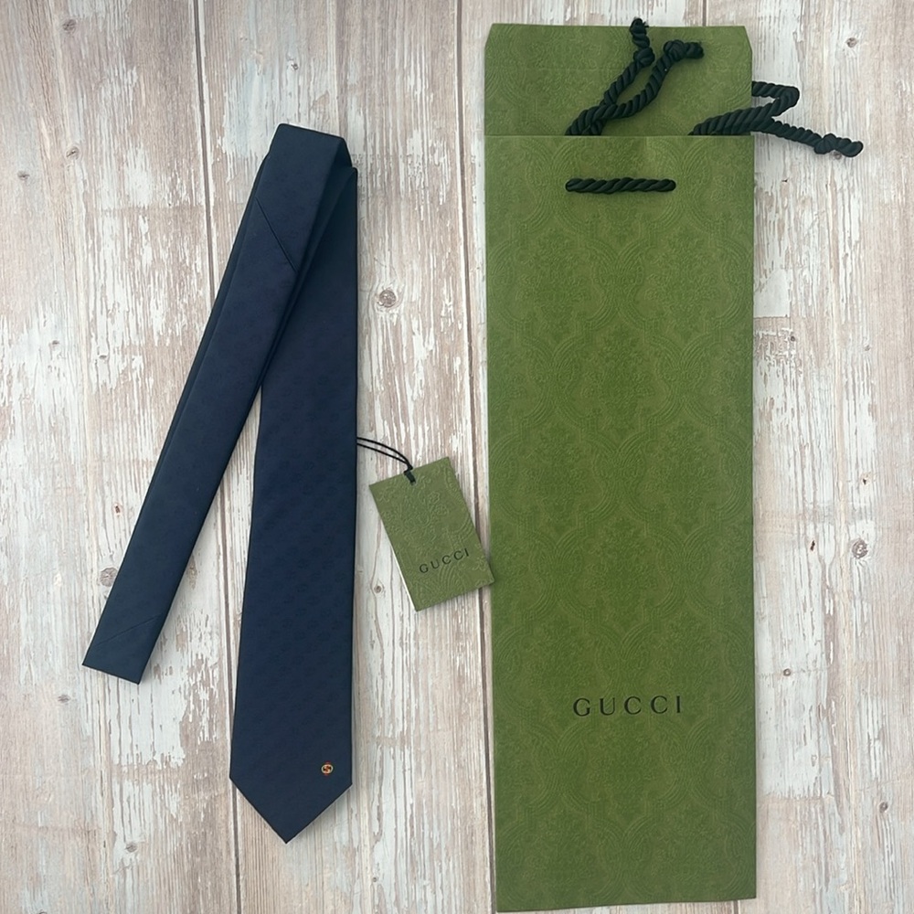 $350 NEW Authentic GUCCI Navy Blue Tie gift for him + paper bag GG LOGO - Picture 10 of 13